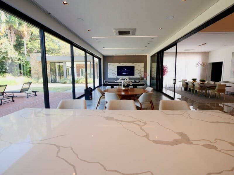 Casa nova com arquitetura contemporânea 100 % mobiliada no Terras de São José I em ITU.