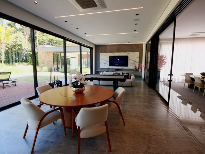Casa nova com arquitetura contemporânea 100 % mobiliada no Terras de São José I em ITU.
