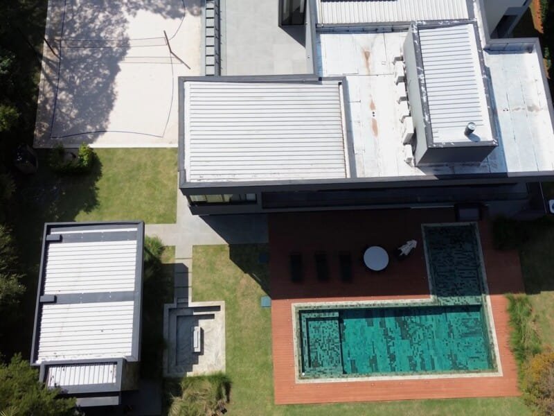 Casa nova com arquitetura contemporânea 100 % mobiliada no Terras de São José I em ITU.