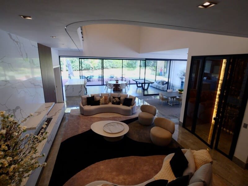 Casa nova com arquitetura contemporânea 100 % mobiliada no Terras de São José I em ITU.