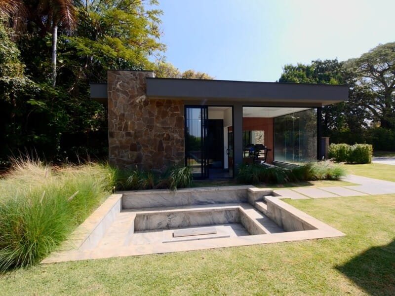 Casa nova com arquitetura contemporânea 100 % mobiliada no Terras de São José I em ITU.