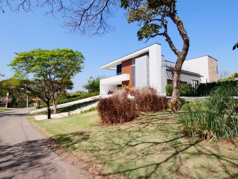 Casa nova com arquitetura contemporânea 100 % mobiliada no Terras de São José I em ITU.