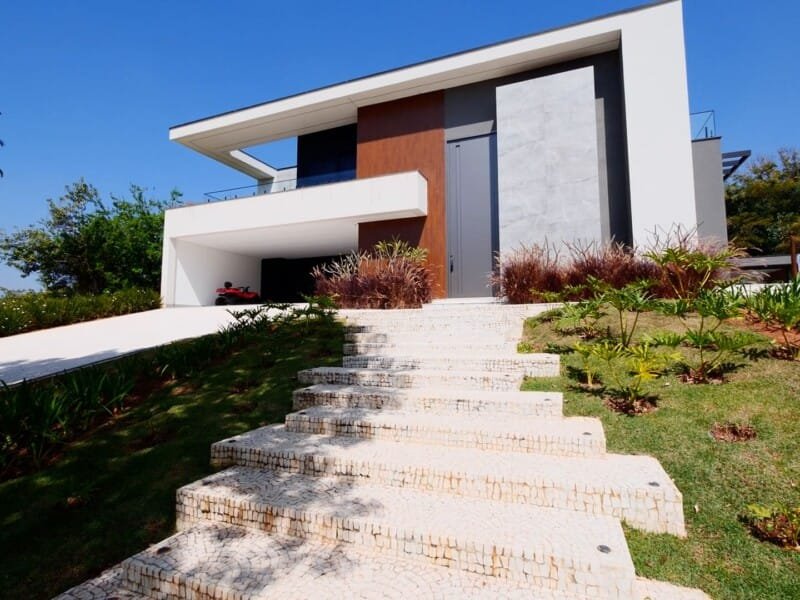 Casa nova com arquitetura contemporânea 100 % mobiliada no Terras de São José I em ITU.